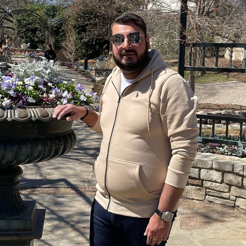 Meet your Posher, Saliil